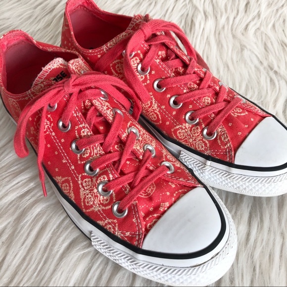 bandana print converse